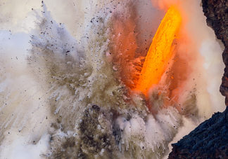 Kamokuna Lava Firehose 23
